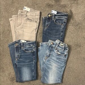 4 pairs of boys 5t jeans